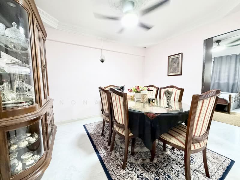 420 Bedok North Street 1, 420 Bedok North Street 1, 2 Bedrooms, 883 sqft, HDB Flat For Sale, by Nona Kirana, 500168286 - Dining Room - PropertyGuru.com.sg