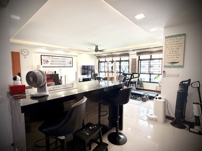 818C Choa Chu Kang Avenue 1, 818C Choa Chu Kang Avenue 1, 3 Bedrooms, 1,205 sqft, HDB Flat For Sale, by Kelvin Su, 500168300 - Living Room - PropertyGuru.com.sg