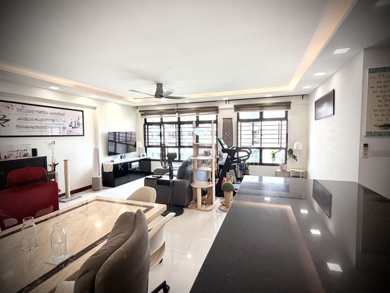 818C Choa Chu Kang Avenue 1, 818C Choa Chu Kang Avenue 1, 3 Bedrooms, 1,205 sqft, HDB Flat For Sale, by Kelvin Su, 500168300 - Living Room - PropertyGuru.com.sg