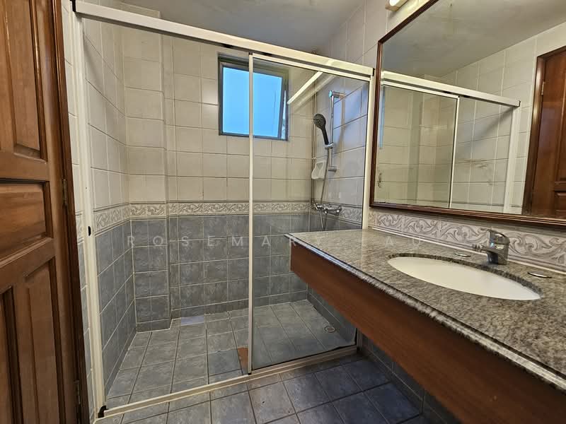 Gold Palm Mansions, 139 Lorong K Telok Kurau, 2 Bedrooms, 1,033 sqft, Apartment For Rent, by Rosemary Lau, 500168320 - Bathroom - PropertyGuru.com.sg