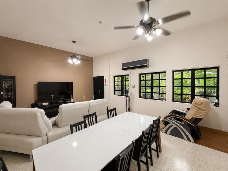 Serangoon Garden Estate, Penshurst Place, 4 Bedrooms, 2,700 sqft, Terraced House For Sale, by TJHAI C. (TJ), 500168321 - Living Room - PropertyGuru.com.sg