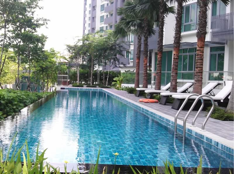 Hundred Trees, 85 West Coast Drive, 3 Bedrooms, 1,163 sqft, Condominium For Sale, by Andy Liew Chun Kit, 500168325 - Pool - PropertyGuru.com.sg