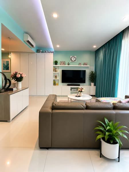 Hundred Trees, 85 West Coast Drive, 3 Bedrooms, 1,163 sqft, Condominium For Sale, by Andy Liew Chun Kit, 500168325 - Living Room - PropertyGuru.com.sg
