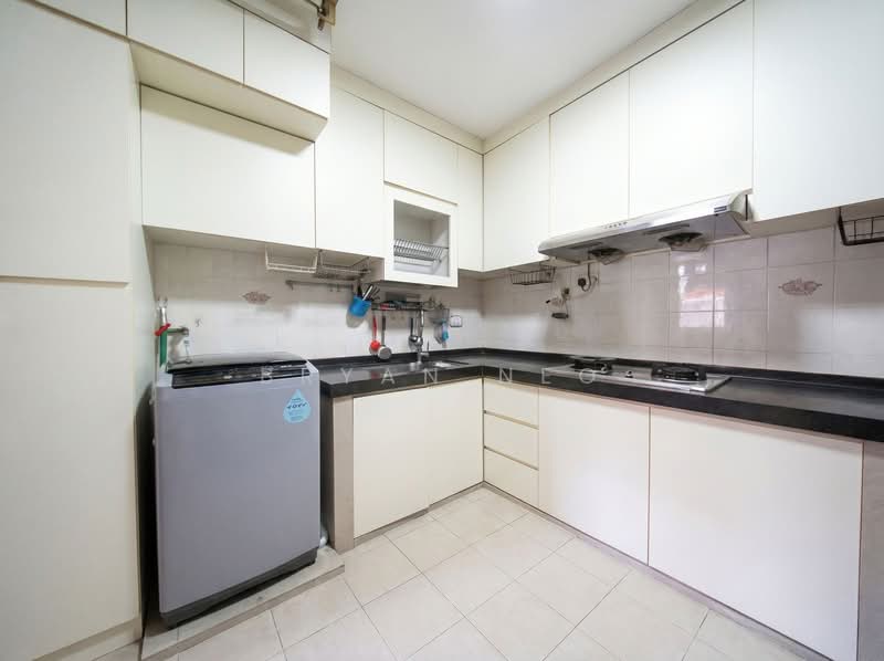 356B Admiralty Drive, 356B Admiralty Drive, 4 Bedrooms, 1,195 sqft, HDB Flat For Sale, by Bryan Neo, 500168329 - Kitchen - PropertyGuru.com.sg