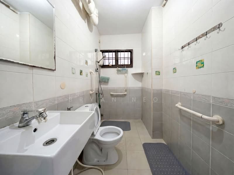 356B Admiralty Drive, 356B Admiralty Drive, 4 Bedrooms, 1,195 sqft, HDB Flat For Sale, by Bryan Neo, 500168329 - Bathroom - PropertyGuru.com.sg