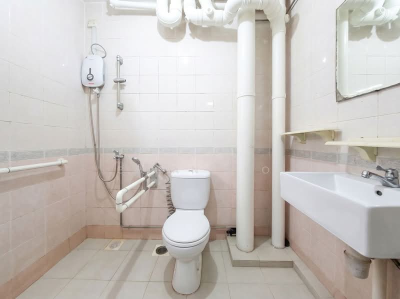 356B Admiralty Drive, 356B Admiralty Drive, 4 Bedrooms, 1,195 sqft, HDB Flat For Sale, by Bryan Neo, 500168329 - Bathroom - PropertyGuru.com.sg