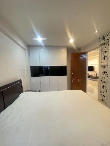 241 Bukit Batok East Avenue 5, 241 Bukit Batok East Avenue 5, 2 Bedrooms, 726 sqft, HDB Flat For Rent, by Jeslyn Yu, 500168330 - Bedroom - PropertyGuru.com.sg