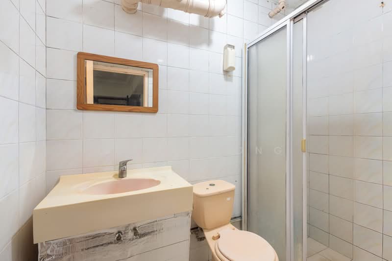 325 Sembawang Crescent, 325 Sembawang Crescent, 3 Bedrooms, 1,292 sqft, HDB Flat For Sale, by Clifton Ong, 500168331 - Bathroom - PropertyGuru.com.sg