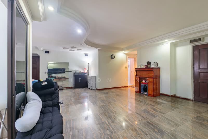 325 Sembawang Crescent, 325 Sembawang Crescent, 3 Bedrooms, 1,292 sqft, HDB Flat For Sale, by Clifton Ong, 500168331 - Living Room - PropertyGuru.com.sg