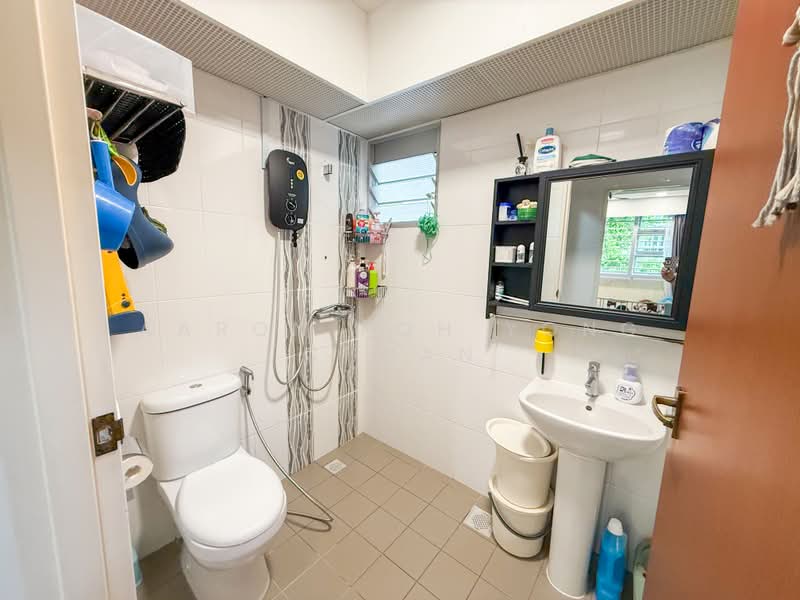 90B Telok Blangah Street 31, 90B Telok Blangah Street 31, 3 Bedrooms, 1,001 sqft, HDB Flat For Sale, by Aaron Poh Yong Chuan, 500168333 - Bathroom - PropertyGuru.com.sg
