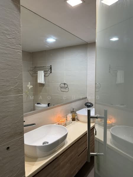 The Florida, 78 Hougang Avenue 7, 3 Bedrooms, 1,292 sqft, Condominium For Sale, by Mag Ching, 500168336 - Bathroom 1 - PropertyGuru.com.sg