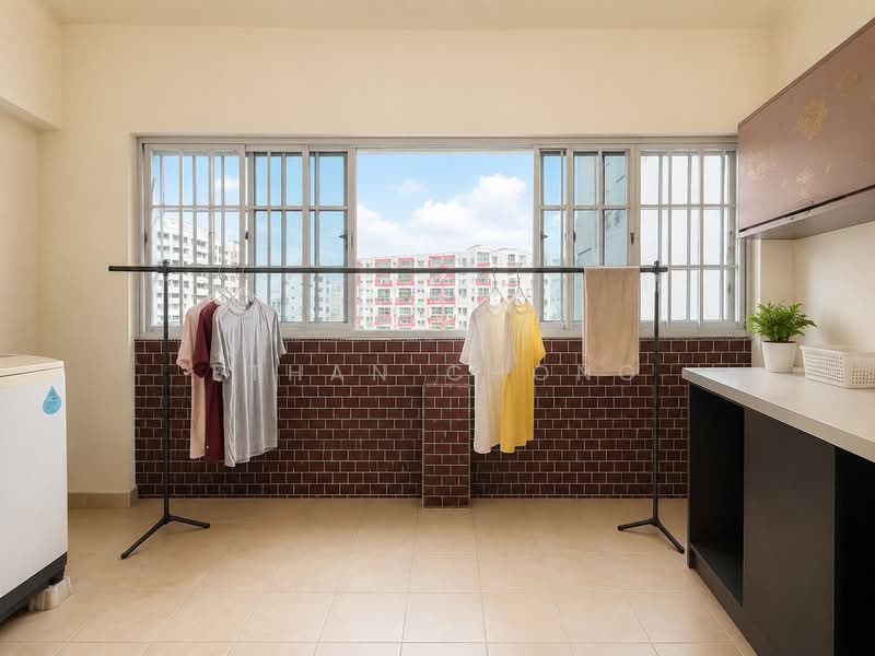 556 Jurong West Street 42, 556 Jurong West Street 42, 4 Bedrooms, 1,593 sqft, HDB Flat For Sale, by Ethan Chong, 500168341 - Balcony - PropertyGuru.com.sg