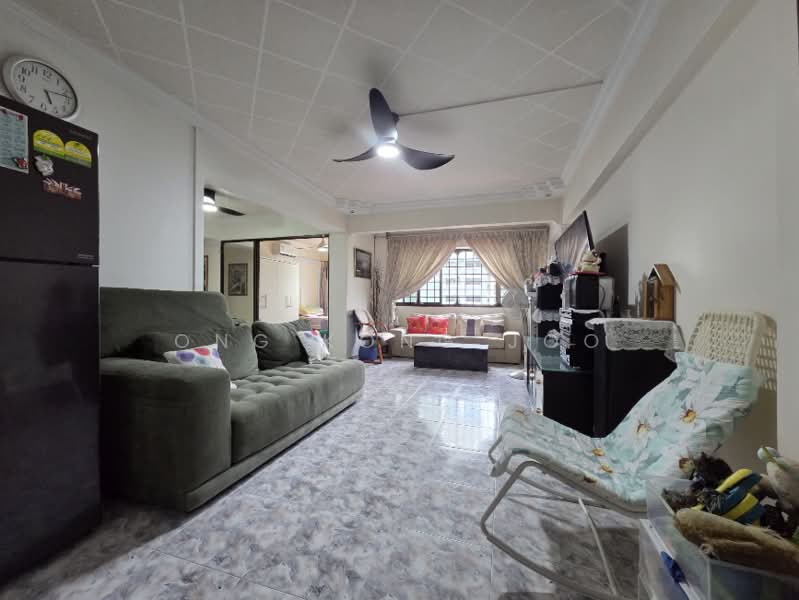 727 Tampines Street 71, 727 Tampines Street 71, 4 Bedrooms, 1,291 sqft, HDB Flat For Rent, by Ong Kong Joo, 500168344 - Living Room - PropertyGuru.com.sg