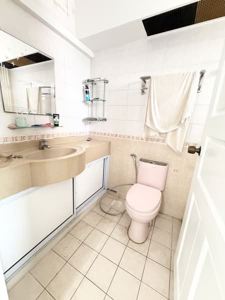 158B Rivervale Crescent, 158B Rivervale Crescent, 3 Bedrooms, 1,184 sqft, HDB Flat For Sale, by Kelvin Koh, 500168351 - Bathroom - PropertyGuru.com.sg