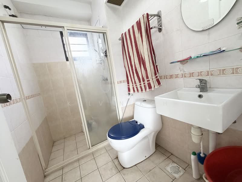 158B Rivervale Crescent, 158B Rivervale Crescent, 3 Bedrooms, 1,184 sqft, HDB Flat For Sale, by Kelvin Koh, 500168351 - Bathroom - PropertyGuru.com.sg