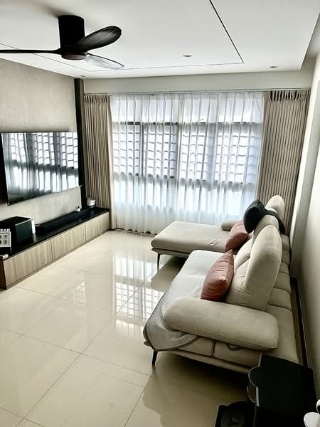 439B Bukit Batok West Avenue 8, 439B Bukit Batok West Avenue 8, Room Rental, 135 sqft, HDB Flat For Rent, by Chris Lee, 500168403 - Living Room - PropertyGuru.com.sg
