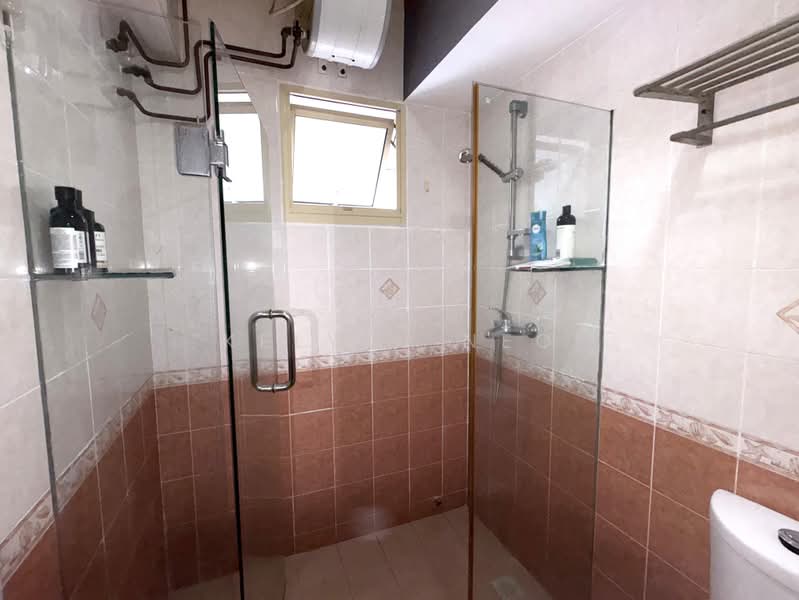 134 Edgedale Plains, 134 Edgedale Plains, 3 Bedrooms, 979 sqft, HDB Flat For Sale, by Kelvin Neo, 500168411 - Bathroom - PropertyGuru.com.sg