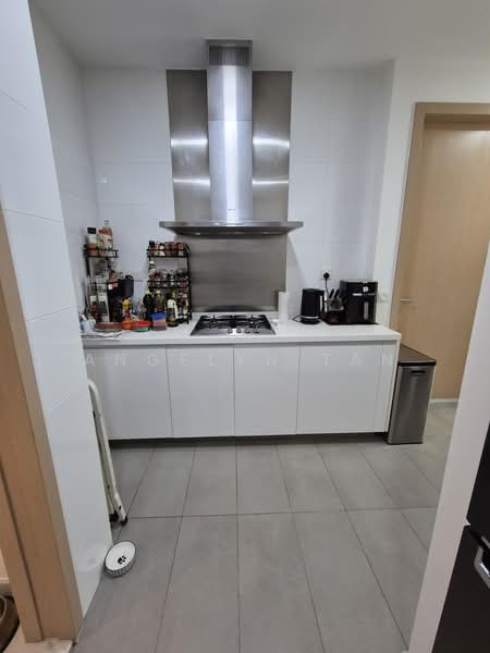 Turquoise, 51 Cove Drive, 3 Bedrooms, 2,573 sqft, Condominium For Rent, by Angelyn Tan, 500168420 - Kitchen - PropertyGuru.com.sg