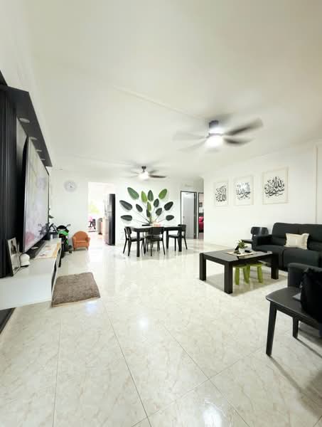 293 Tampines Street 22, 293 Tampines Street 22, 3 Bedrooms, 1,119 sqft, HDB Flat For Sale, by Zai ., 500168423 - Living Room - PropertyGuru.com.sg