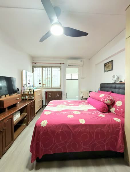 293 Tampines Street 22, 293 Tampines Street 22, 3 Bedrooms, 1,119 sqft, HDB Flat For Sale, by Zai ., 500168423 - Master Bedroom - PropertyGuru.com.sg