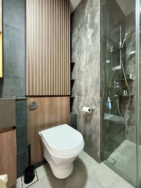 Midwood, 10 Hillview Rise, 1 Bedroom, 484 sqft, Condominium For Rent, by Alvin Kang, 500168424 - Bathroom - PropertyGuru.com.sg