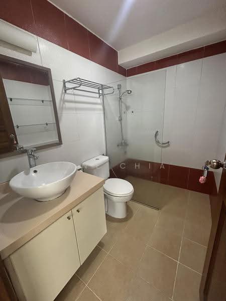 Thomson Grove, 588 Yio Chu Kang Road, Mandai / Upper Thomson, 3 Bedrooms, 1,485 sqft, Condominium For Sale, by Jane Chia, 500168427 - Bathroom - PropertyGuru.com.sg