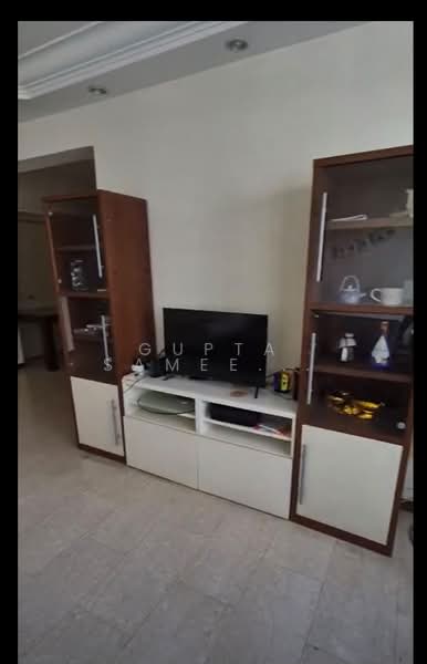 21 Holland Drive, 21 Holland Drive, Room Rental, 200 sqft, HDB Flat For Rent, by Gupta Sameer Raj, 500168428 - Living Room - PropertyGuru.com.sg