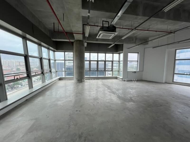 Industrial office Near Potong Pasir MRT, , 4,400 sqft, Office For Rent, by Vincent Low, 500168433 - CommercialGuru.com.sg