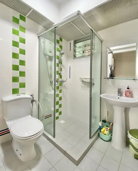 329A Anchorvale Street, 329A Anchorvale Street, Room Rental, 108 sqft, HDB Flat For Rent, by Teressa Ong, 500168442 - Bathroom - PropertyGuru.com.sg