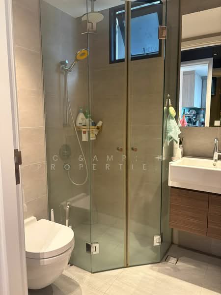 Uptown @ Farrer, 2 Perumal Road Singapore, 2 Bedrooms, 538 sqft, Apartment For Sale, by BETTY, 500168451 - Bathroom - PropertyGuru.com.sg
