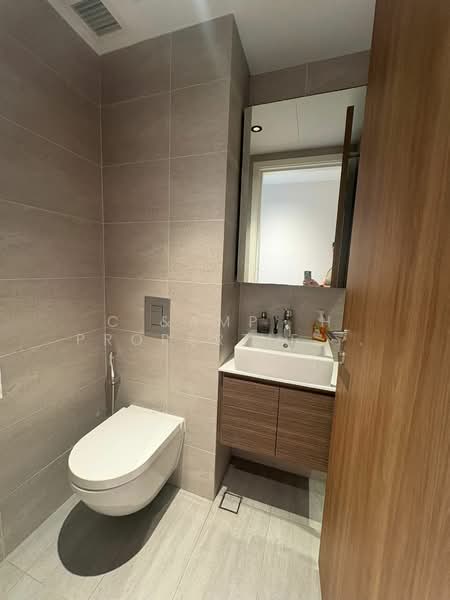 Uptown @ Farrer, 2 Perumal Road Singapore, 2 Bedrooms, 538 sqft, Apartment For Sale, by BETTY, 500168451 - Bathroom - PropertyGuru.com.sg