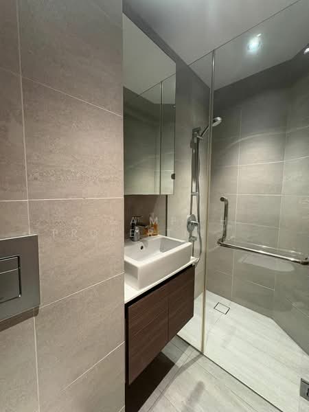 Uptown @ Farrer, 2 Perumal Road Singapore, 2 Bedrooms, 538 sqft, Apartment For Sale, by BETTY, 500168451 - Bathroom - PropertyGuru.com.sg