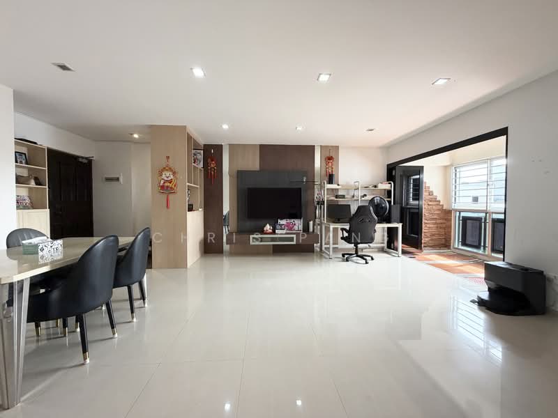 201C Compassvale Drive, 201C Compassvale Drive, 3 Bedrooms, 1,184 sqft, HDB Flat For Sale, by Chris Pang, 500168452 - Living Room - PropertyGuru.com.sg
