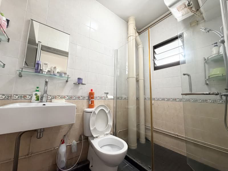 201C Compassvale Drive, 201C Compassvale Drive, 3 Bedrooms, 1,184 sqft, HDB Flat For Sale, by Chris Pang, 500168452 - Bathroom - PropertyGuru.com.sg