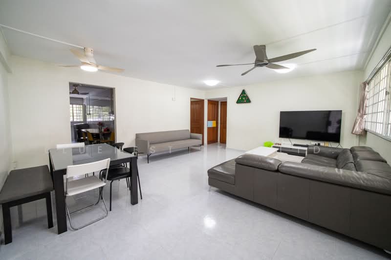 422 Tampines Street 41, 422 Tampines Street 41, 3 Bedrooms, 1,119 sqft, HDB Flat For Sale, by KENNETH CHUA, 500168469 - Living Room - PropertyGuru.com.sg