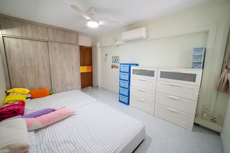 422 Tampines Street 41, 422 Tampines Street 41, 3 Bedrooms, 1,119 sqft, HDB Flat For Sale, by KENNETH CHUA, 500168469 - Bedroom - PropertyGuru.com.sg
