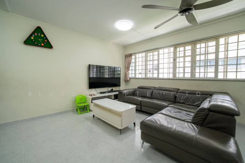 422 Tampines Street 41, 422 Tampines Street 41, 3 Bedrooms, 1,119 sqft, HDB Flat For Sale, by KENNETH CHUA, 500168469 - Living Room - PropertyGuru.com.sg