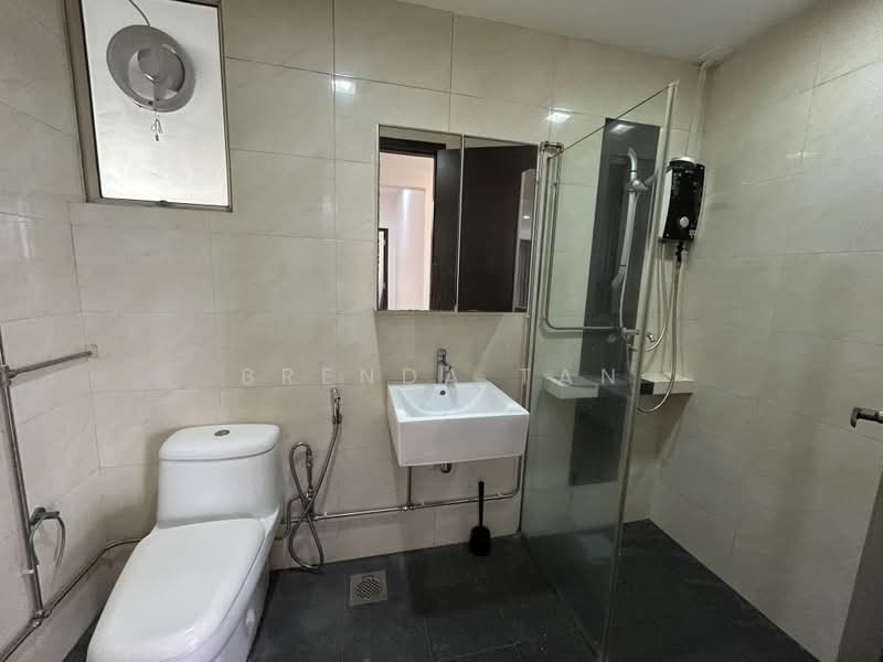 Bullion Park, 170 Lentor Loop, 3 Bedrooms, 1,238 sqft, Condominium For Sale, by Brenda Tan, 500168471 - Bathroom - PropertyGuru.com.sg