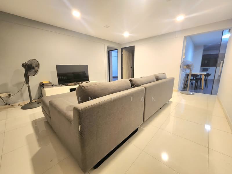 301 Clementi Avenue 4, 301 Clementi Avenue 4, 3 Bedrooms, 990 sqft, HDB Flat For Rent, by Lenny Tan, 500168472 - Living Room - PropertyGuru.com.sg