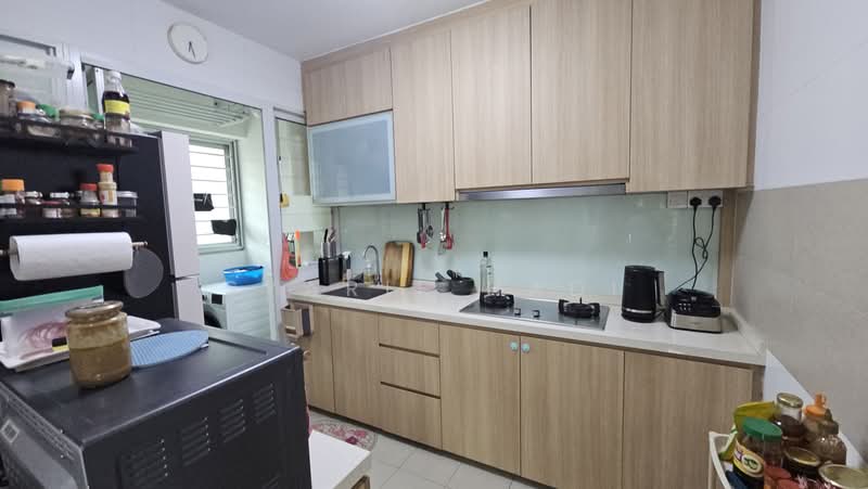 451A Bukit Batok West Avenue 6, 451A Bukit Batok West Avenue 6, 2 Bedrooms, 721 sqft, HDB Flat For Sale, by Syarif Hadi, 500168474 - Kitchen - PropertyGuru.com.sg