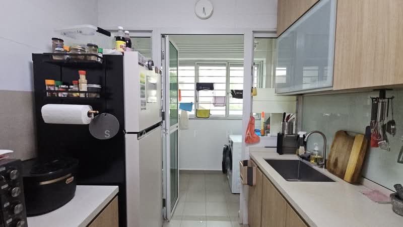 451A Bukit Batok West Avenue 6, 451A Bukit Batok West Avenue 6, 2 Bedrooms, 721 sqft, HDB Flat For Sale, by Syarif Hadi, 500168474 - Kitchen - PropertyGuru.com.sg