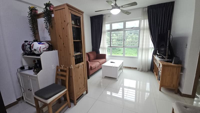 451A Bukit Batok West Avenue 6, 451A Bukit Batok West Avenue 6, 2 Bedrooms, 721 sqft, HDB Flat For Sale, by Syarif Hadi, 500168474 - Living Room - PropertyGuru.com.sg