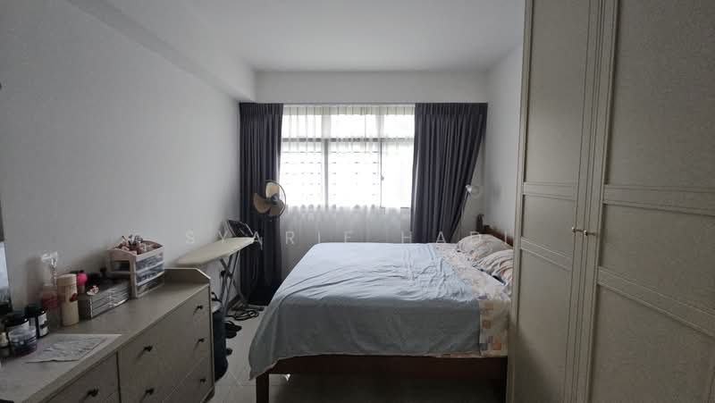451A Bukit Batok West Avenue 6, 451A Bukit Batok West Avenue 6, 2 Bedrooms, 721 sqft, HDB Flat For Sale, by Syarif Hadi, 500168474 - Bedroom - PropertyGuru.com.sg