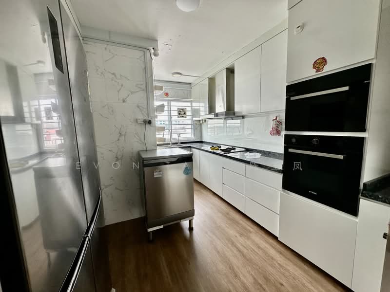 535 Serangoon North Avenue 4, 535 Serangoon North Avenue 4, 4 Bedrooms, 1,603 sqft, HDB Flat For Sale, by Evon Tan 陈玉凤, 500168482 - Kitchen - PropertyGuru.com.sg