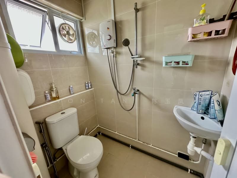 535 Serangoon North Avenue 4, 535 Serangoon North Avenue 4, 4 Bedrooms, 1,603 sqft, HDB Flat For Sale, by Evon Tan 陈玉凤, 500168482 - Bathroom - PropertyGuru.com.sg