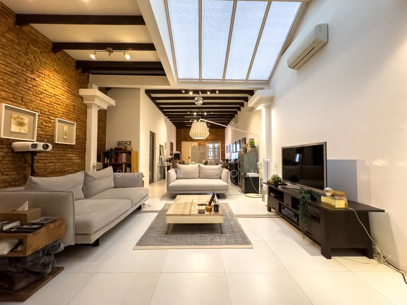 Everton Road, Everton Road, 1 Bedroom, 1,200 sqft, Conservation House For Rent, by Shaw Yong, 500168483 - Living Room - PropertyGuru.com.sg