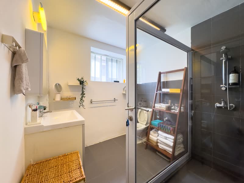 Everton Road, Everton Road, 1 Bedroom, 1,200 sqft, Conservation House For Rent, by Shaw Yong, 500168483 - Bathroom - PropertyGuru.com.sg