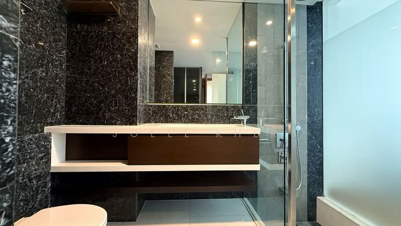 Altez, 16 Enggor Street, 2 Bedrooms, 829 sqft, Condominium For Sale, by Joell Kher, 500168485 - Master Bathroom - PropertyGuru.com.sg