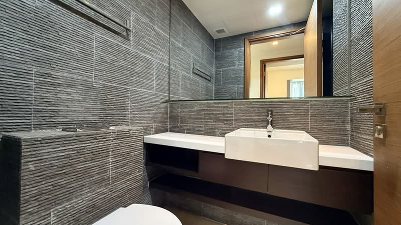 Altez, 16 Enggor Street, 2 Bedrooms, 829 sqft, Condominium For Sale, by Joell Kher, 500168485 - Bathroom - PropertyGuru.com.sg