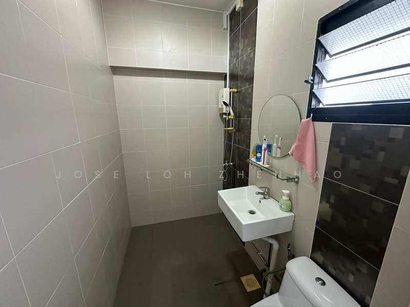 582 Woodlands Drive 16, 582 Woodlands Drive 16, 3 Bedrooms, 1,184 sqft, HDB Flat For Sale, by Jose Loh Zhenhao, 500168486 - Bathroom - PropertyGuru.com.sg